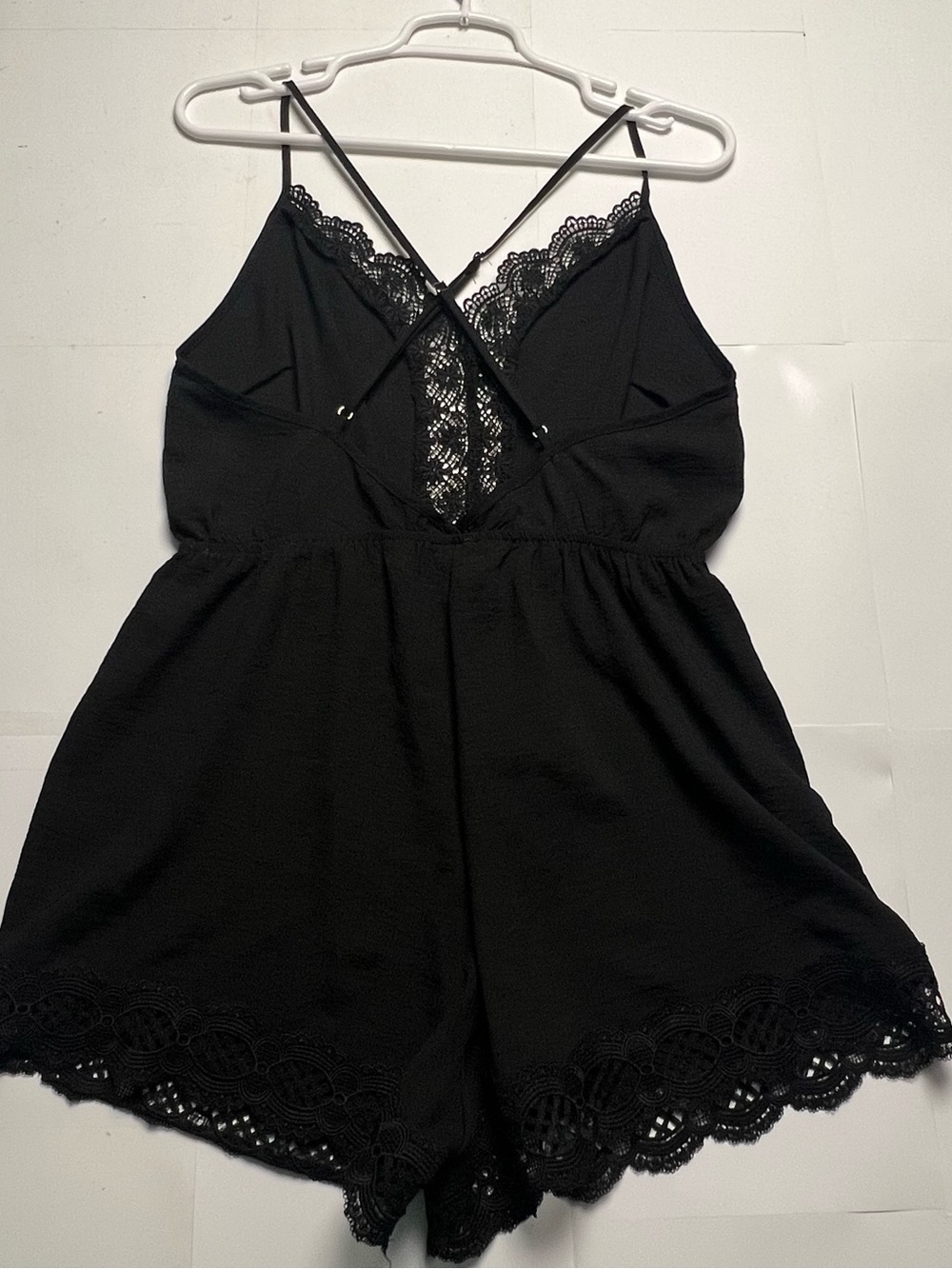 Haute Monde Black Lace-Trim Crisscross Romper Women Size Large